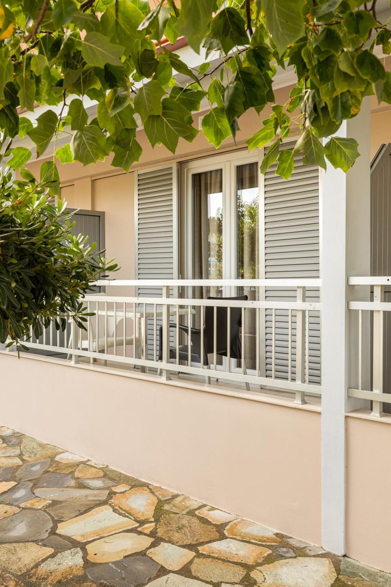 Hotel Grekas Neoi Poroi Exterior foto